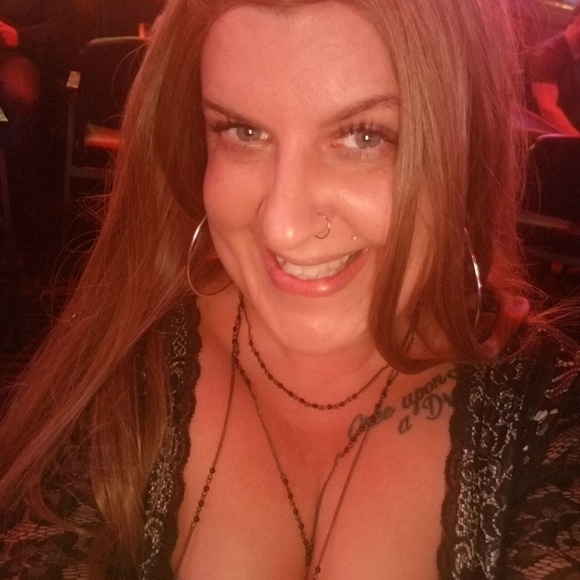 Meet your Posher, Monique - Picture 1 of 1